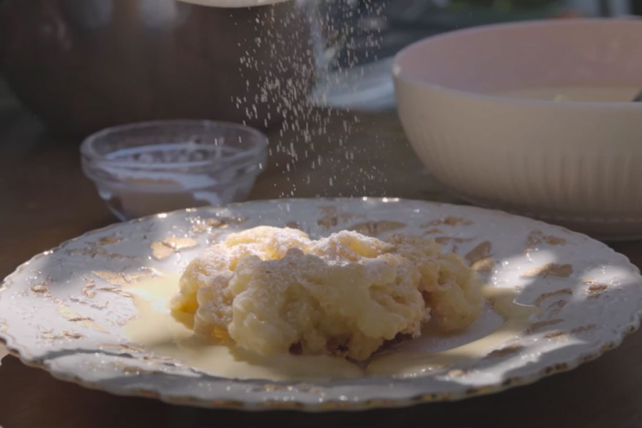 Hounderblüten im Teigmantel mit Sissi Holunderblüten-Essenzia-Zabaione