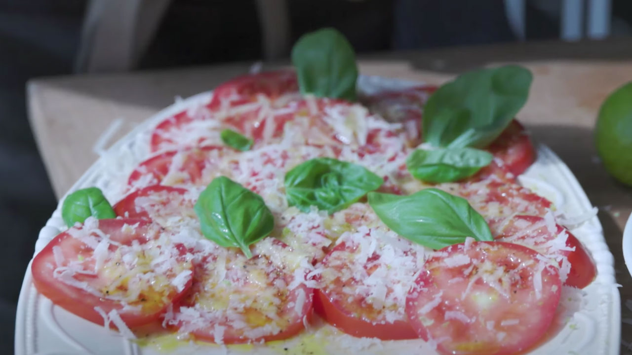 Tomatensalat mit Parmesankäse - Doktorenhof