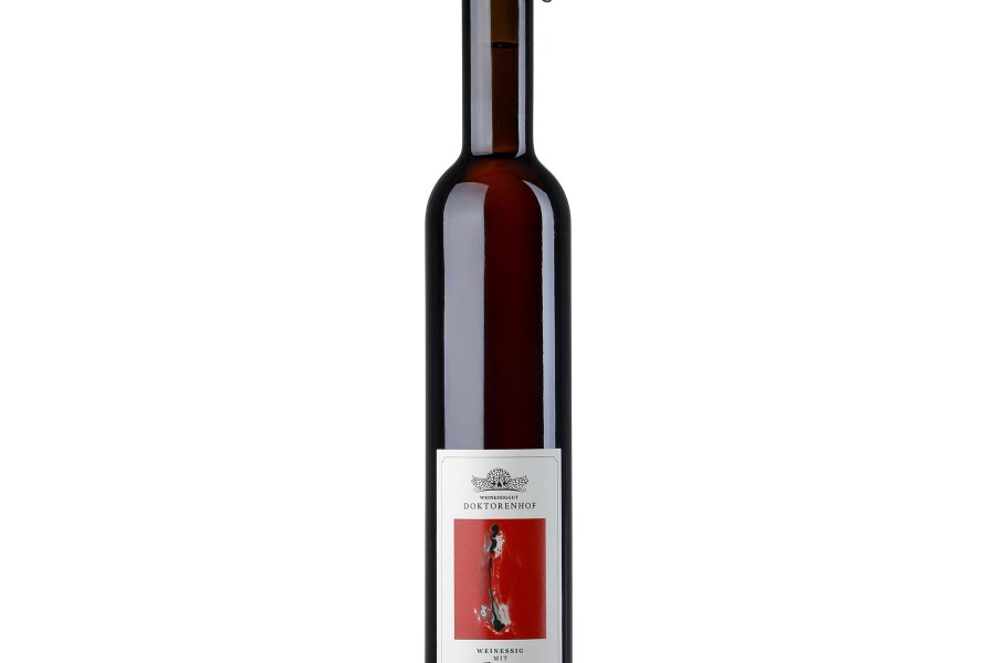 Carpaccio vom Gamsrücken mit einem Wildkräutersalat und Weinessig mit Pflaumen