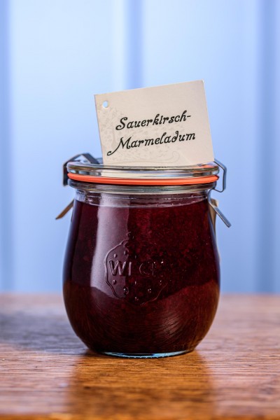 Fruchtaufstrich mit Sauerkirschen